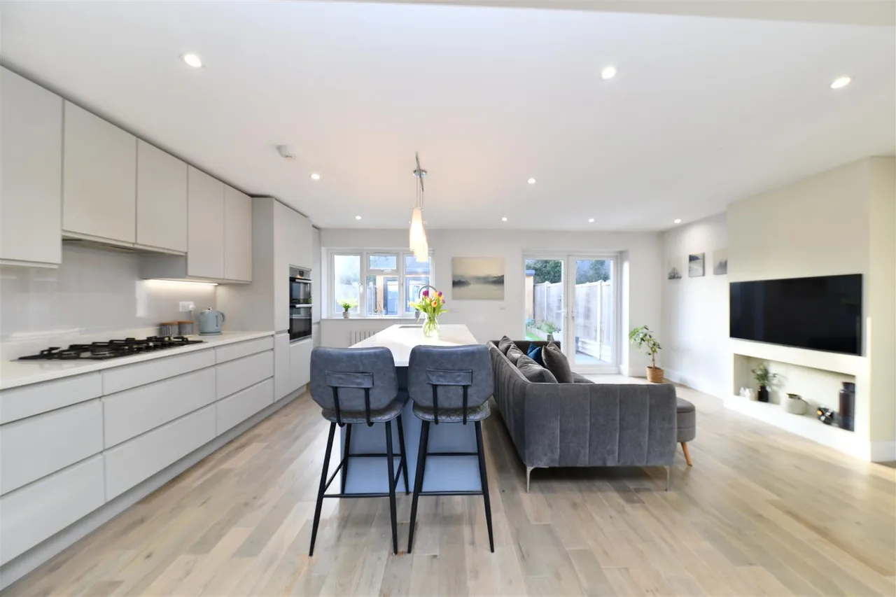 Fairview Road, Stevenage, Herts, SG1 2NA, photo 2