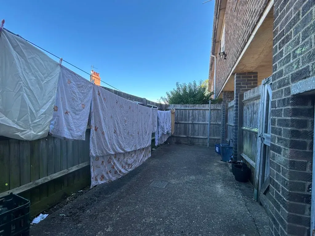Thompson Street, New Bradwell, Milton Keynes, Buckinghamshire, MK13 0EF, photo 3