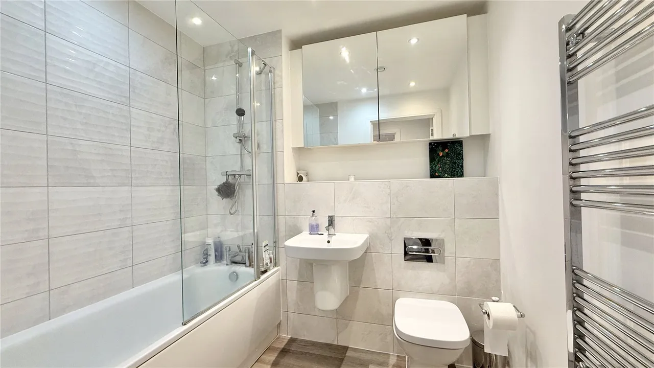 Station Road, Hook, Hampshire, RG27 9QR, photo 6