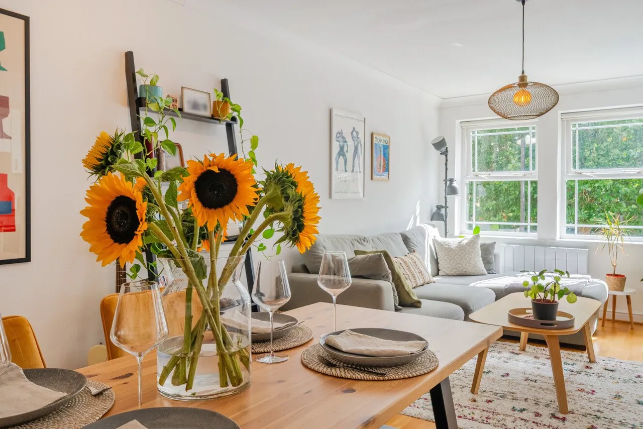 1 bed flat for sale — Coates Avenue, Battersea, London, SW18