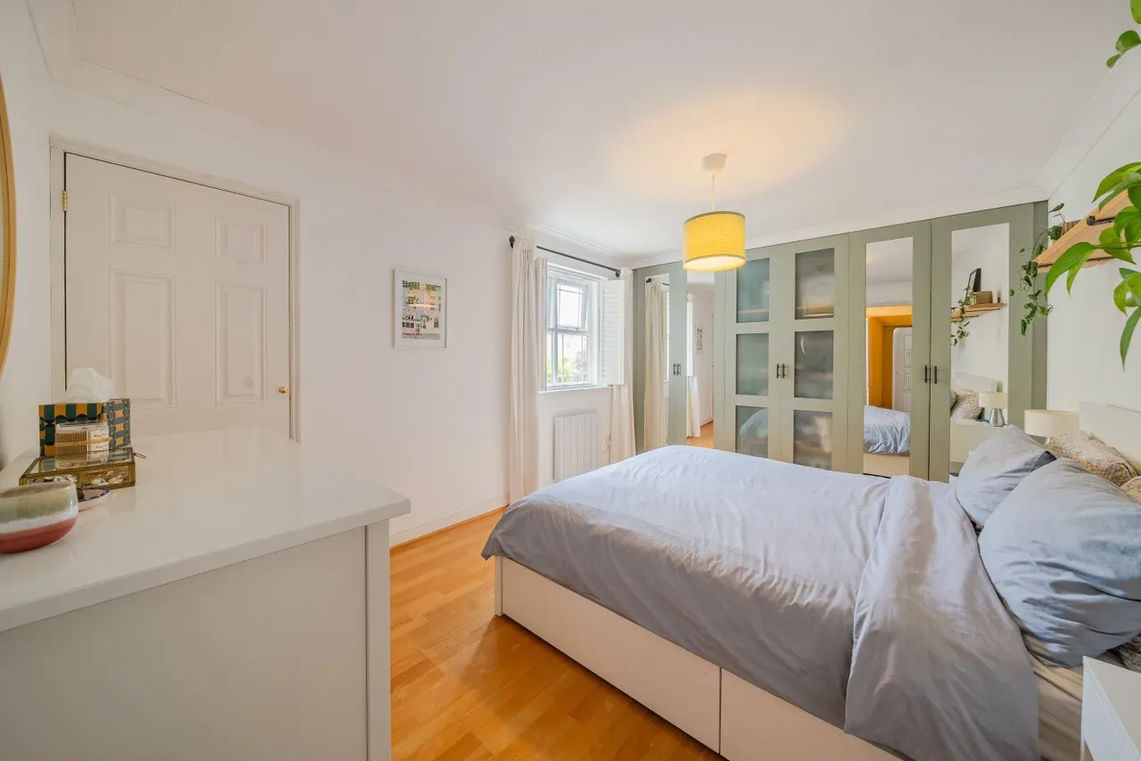 Coates Avenue, Battersea, London, SW18, photo 12