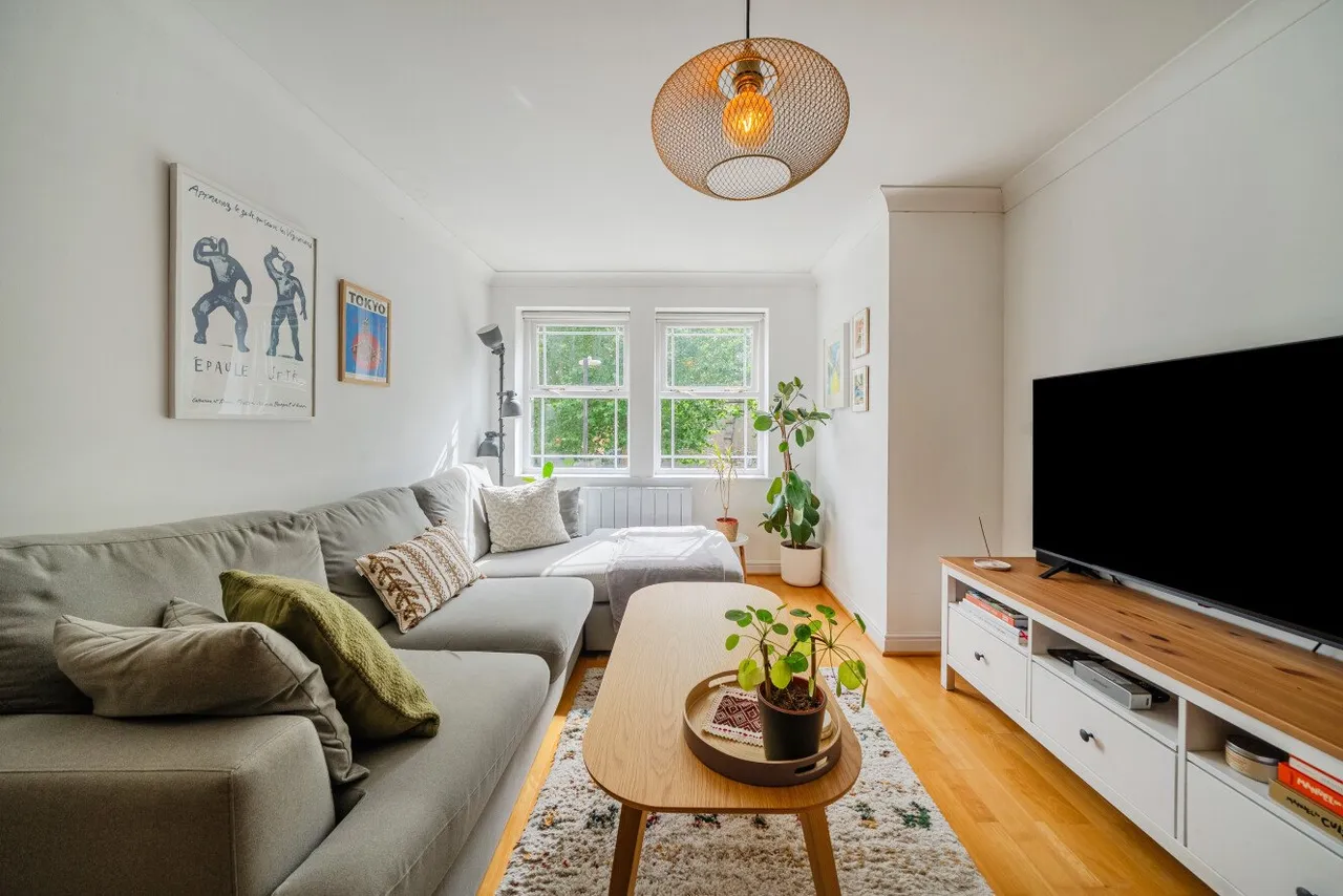 Coates Avenue, Battersea, London, SW18, photo 8