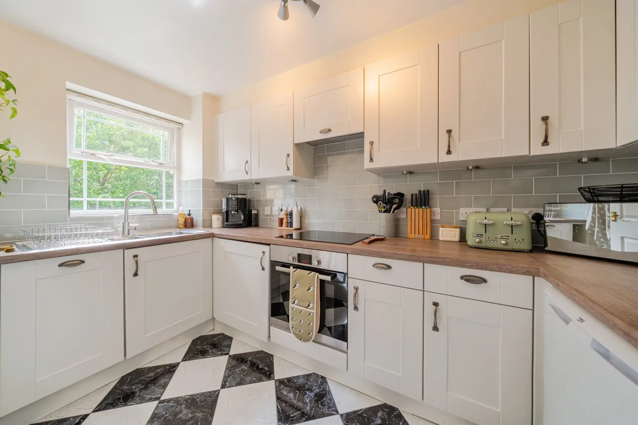 Coates Avenue, Battersea, London, SW18, photo 3