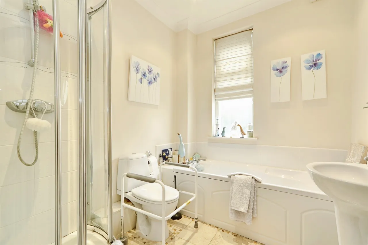 Micklefield Lane, Leeds, photo 6