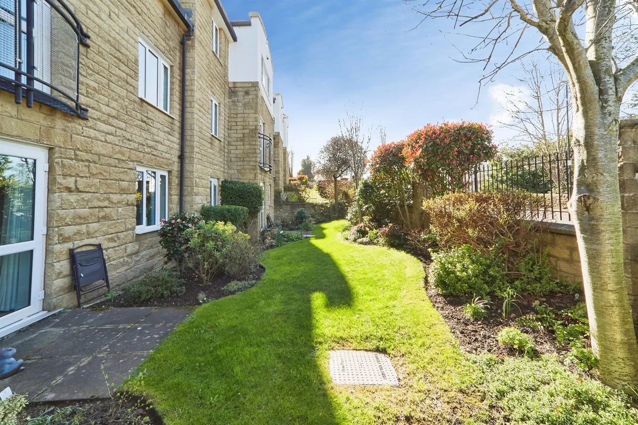 Micklefield Lane, Leeds, photo 12
