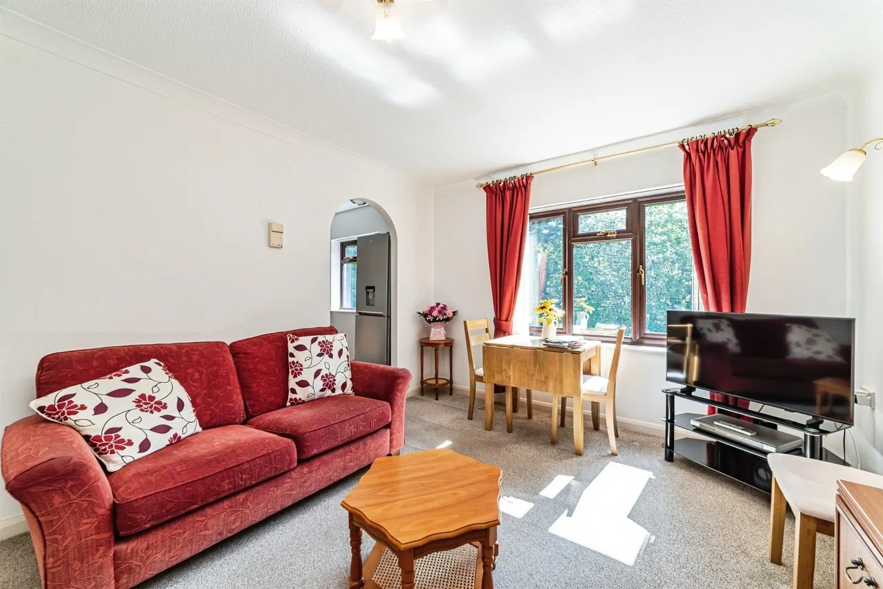 Gershwin Court, Basingstoke, RG22, photo 2