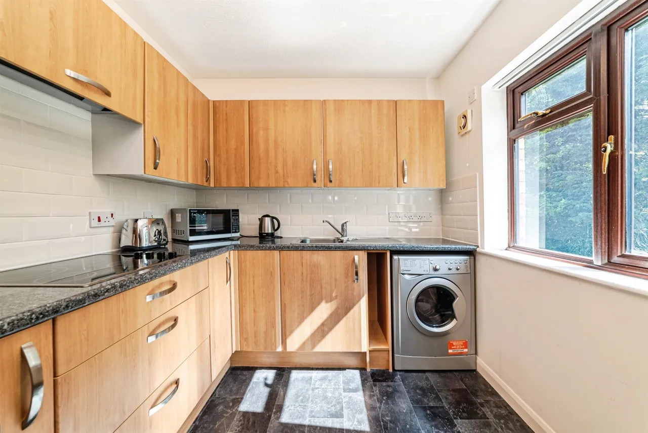 Gershwin Court, Basingstoke, RG22, photo 8