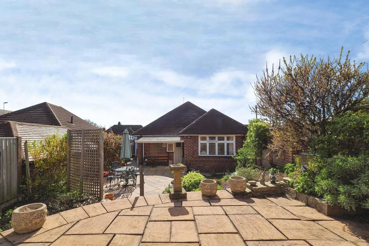 Hall Drive, Wollaton, Nottingham, NG8, photo 16