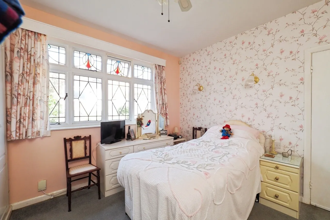 Hall Drive, Wollaton, Nottingham, NG8, photo 14