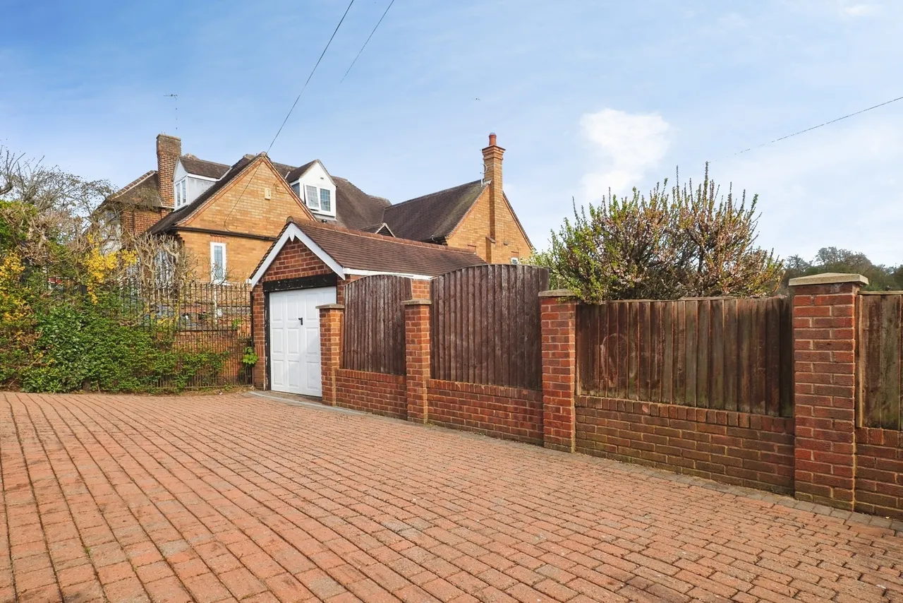 Hall Drive, Wollaton, Nottingham, NG8, photo 19