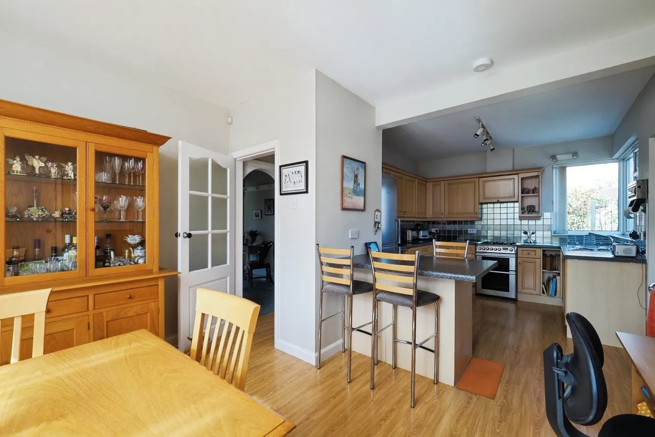 Hall Drive, Wollaton, Nottingham, NG8, photo 9