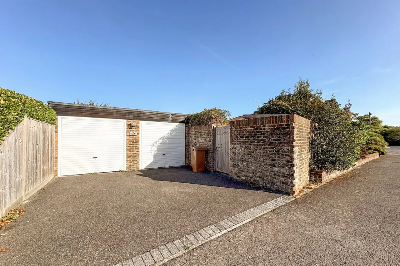 East Preston, BN16, photo 12