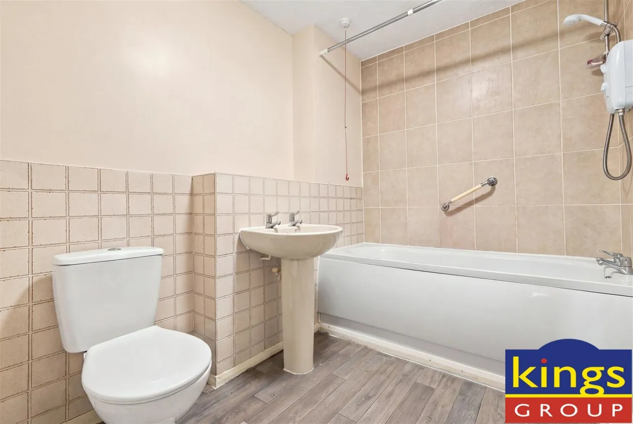 Ainsley Close, London, N9, photo 5