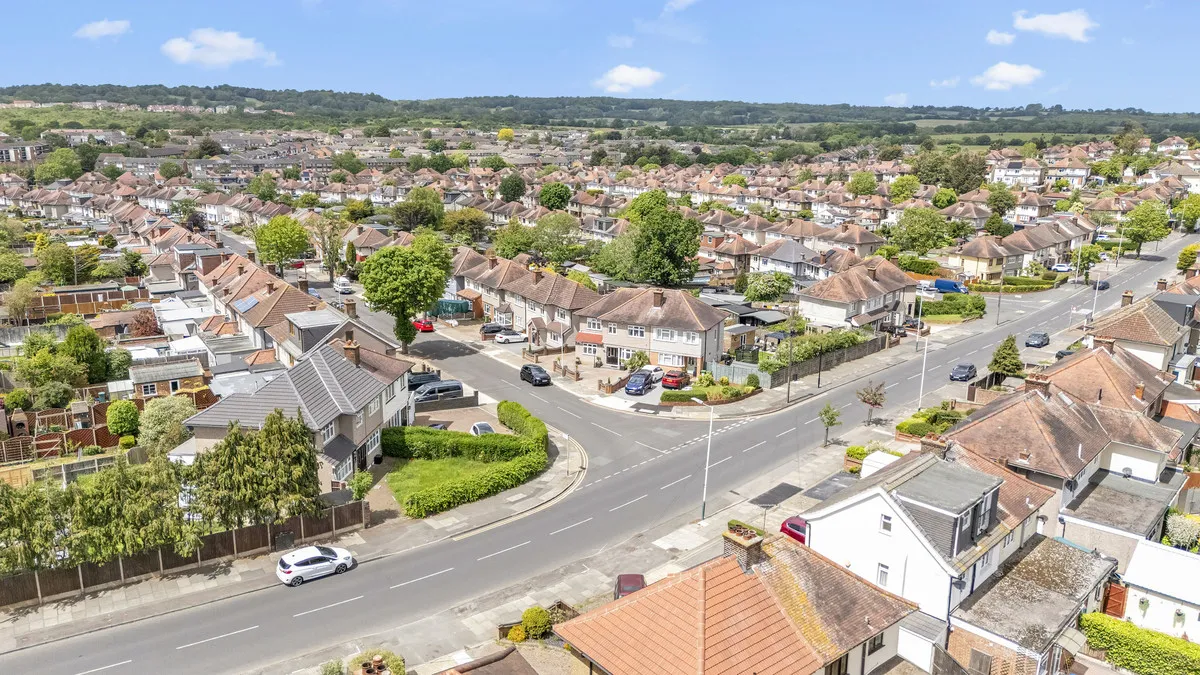 Dominion Drive, Romford, Collier Row, RM5 2QP, photo 14