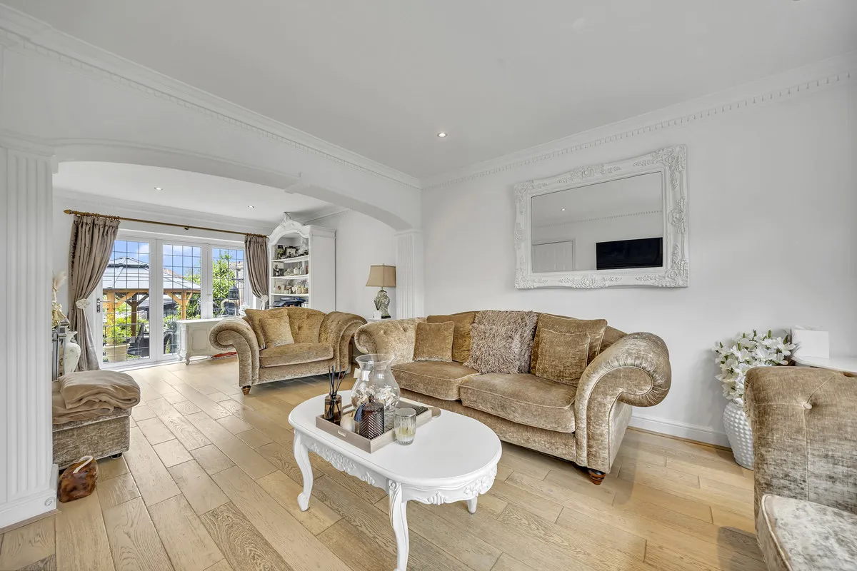 Dominion Drive, Romford, Collier Row, RM5 2QP, photo 15
