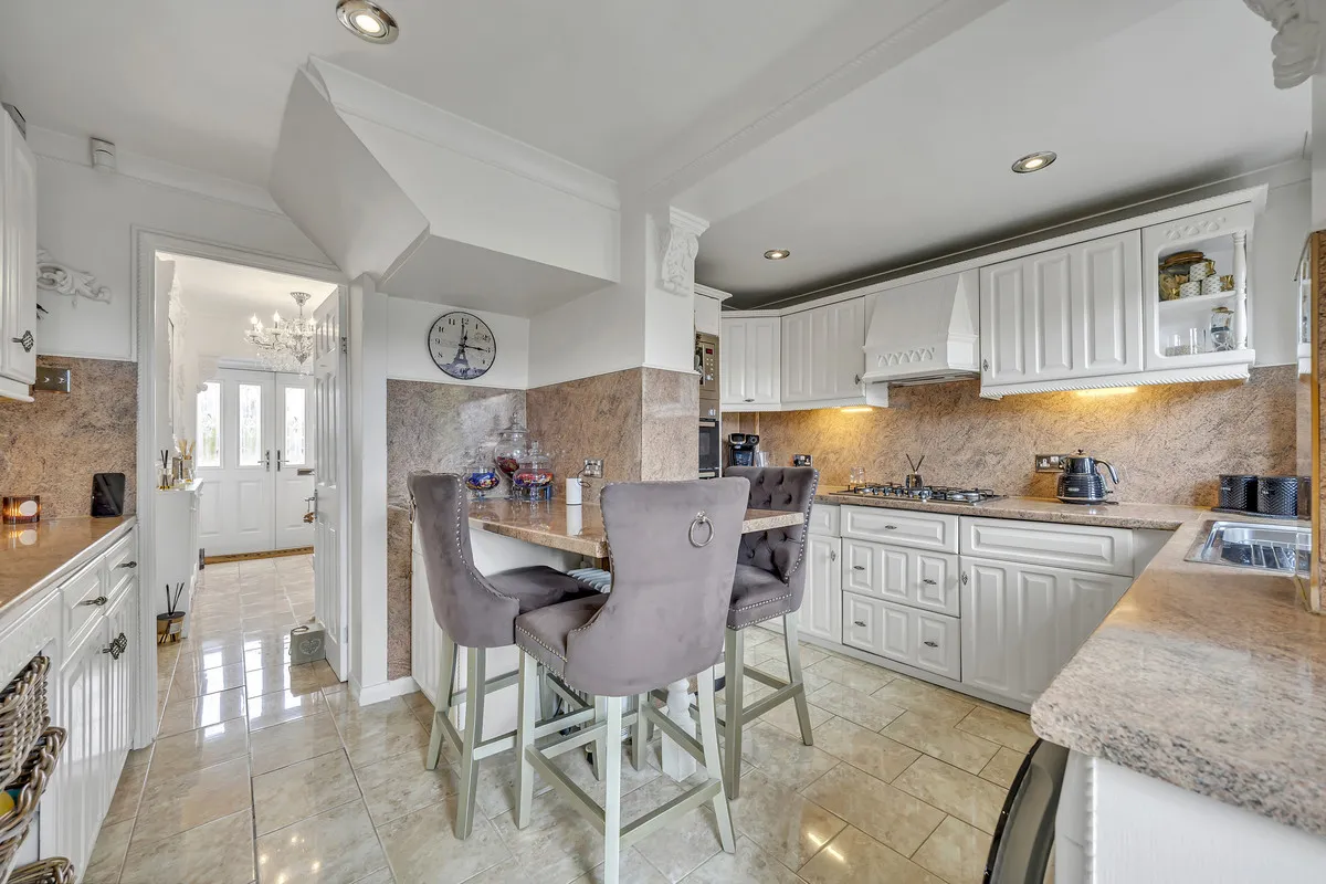 Dominion Drive, Romford, Collier Row, RM5 2QP, photo 21