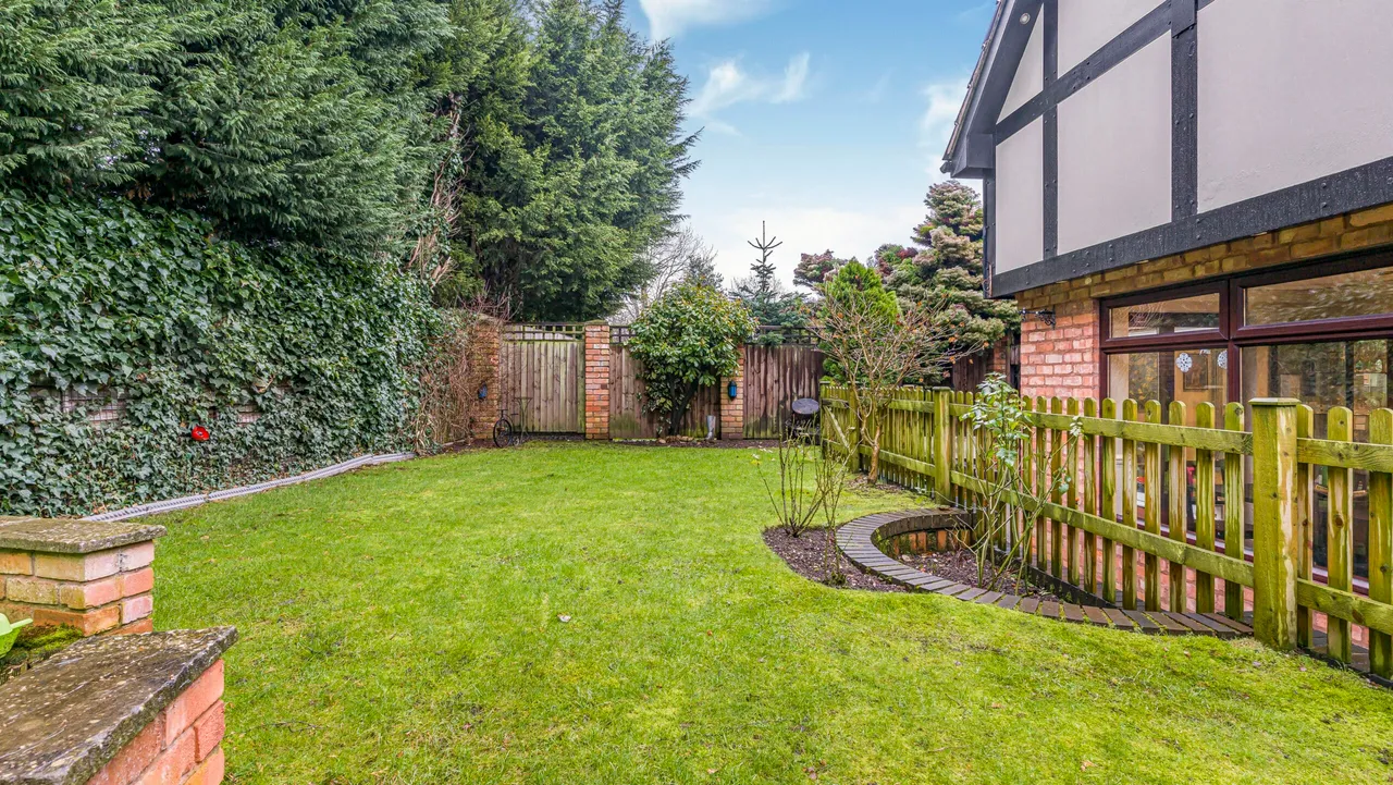 Hurley Close, Sutton Coldfield, Sutton Coldfield, B72 1HU, photo 30