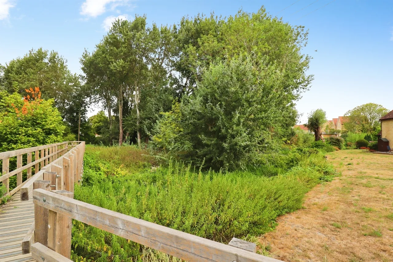 Ship Gardens, Mildenhall, Bury St. Edmunds, photo 7