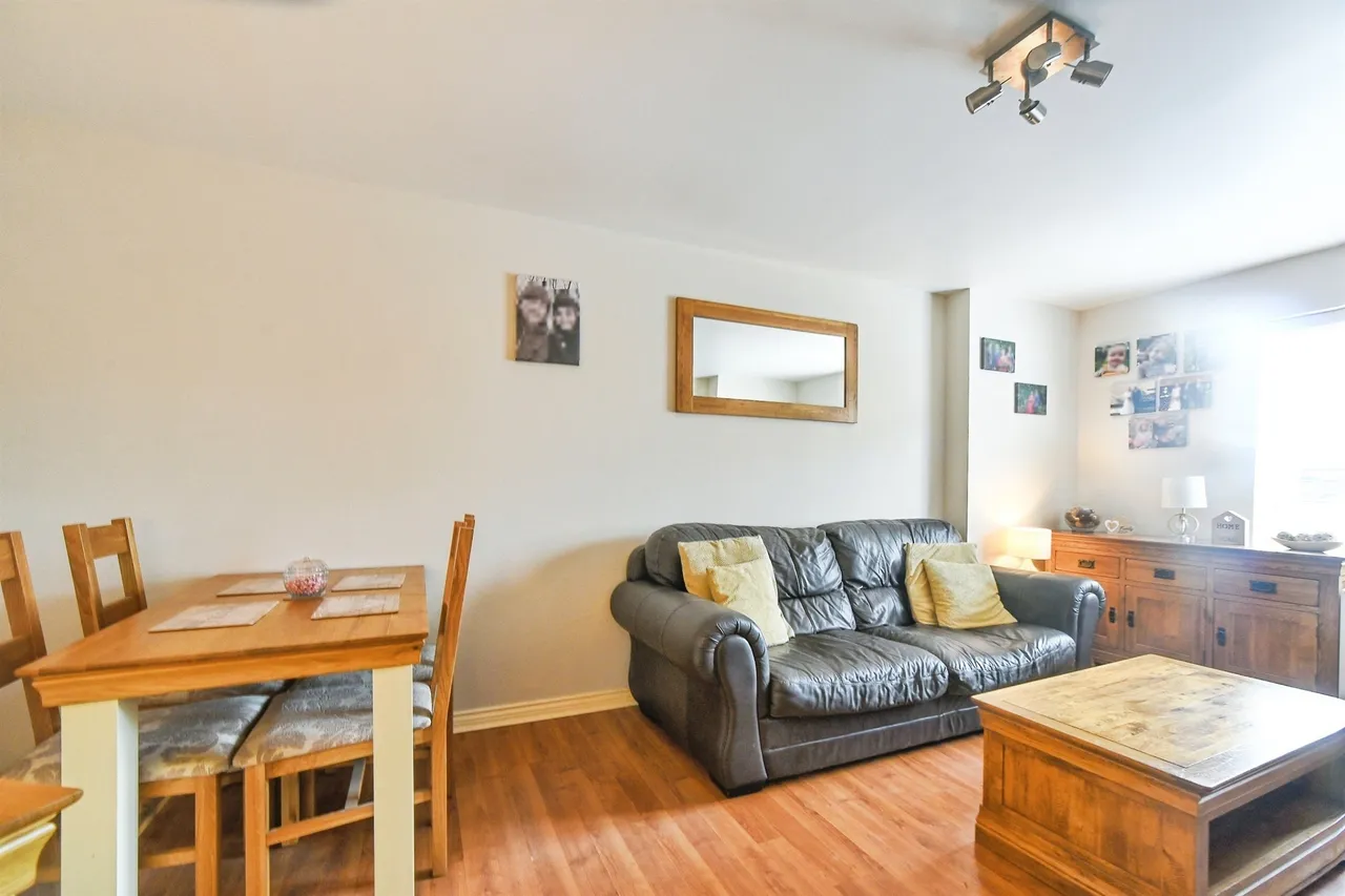 Swan Close, Swindon, photo 5