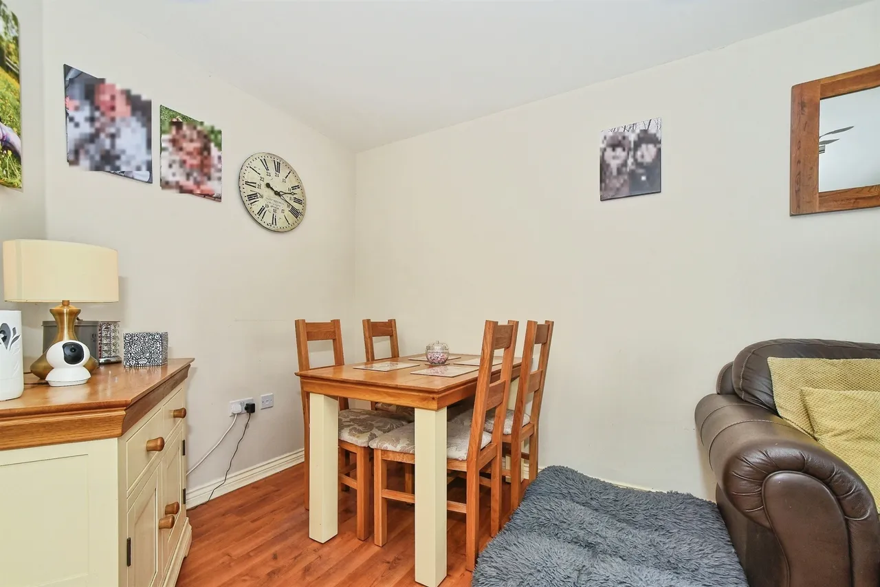 Swan Close, Swindon, photo 6