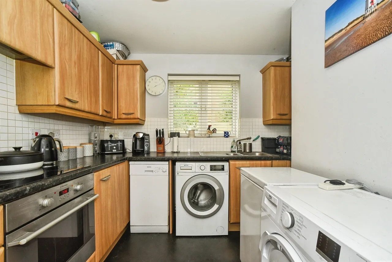 Swan Close, Swindon, photo 7