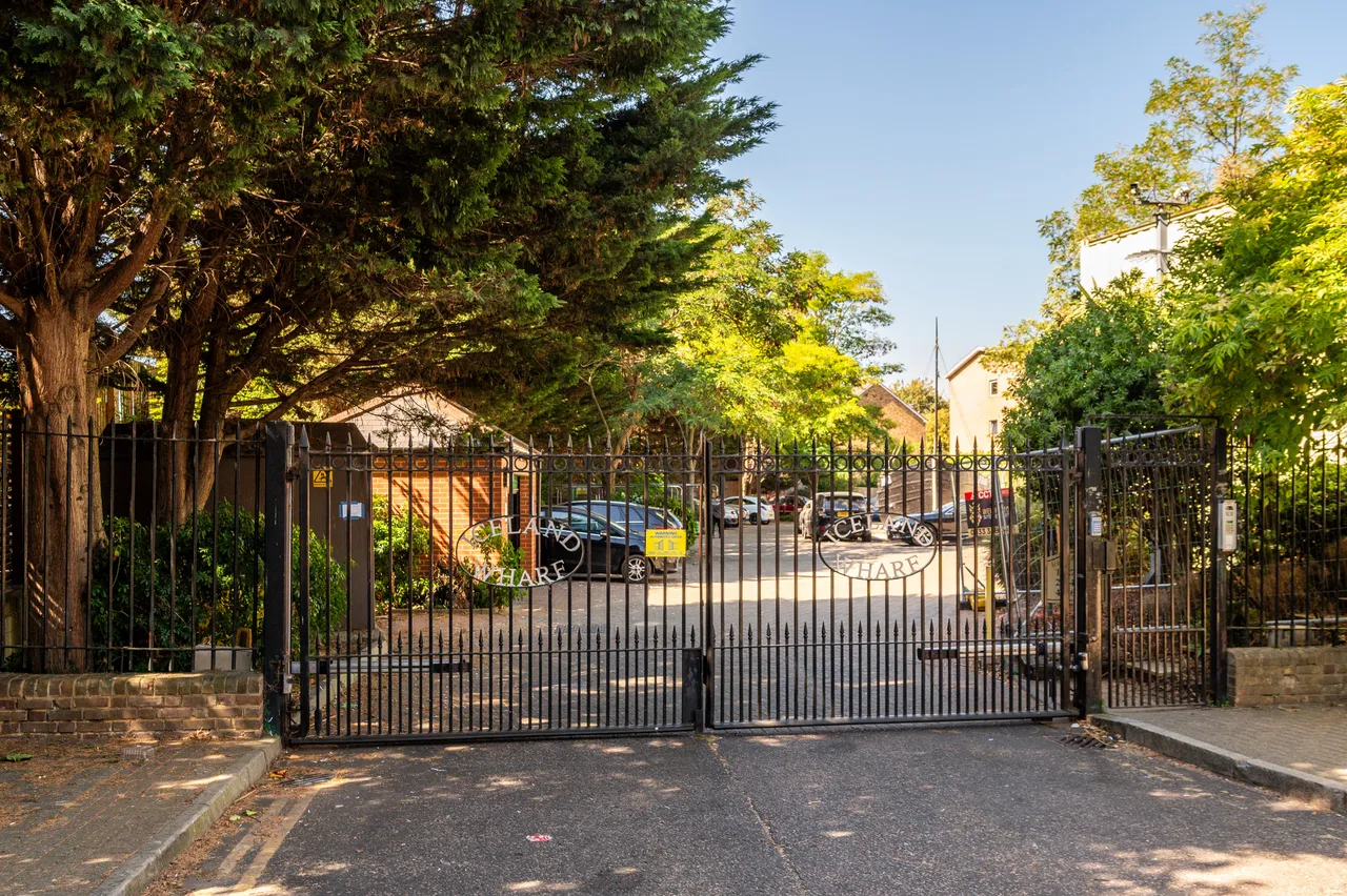 21 Iceland Wharf, Plough Way, London, photo 9