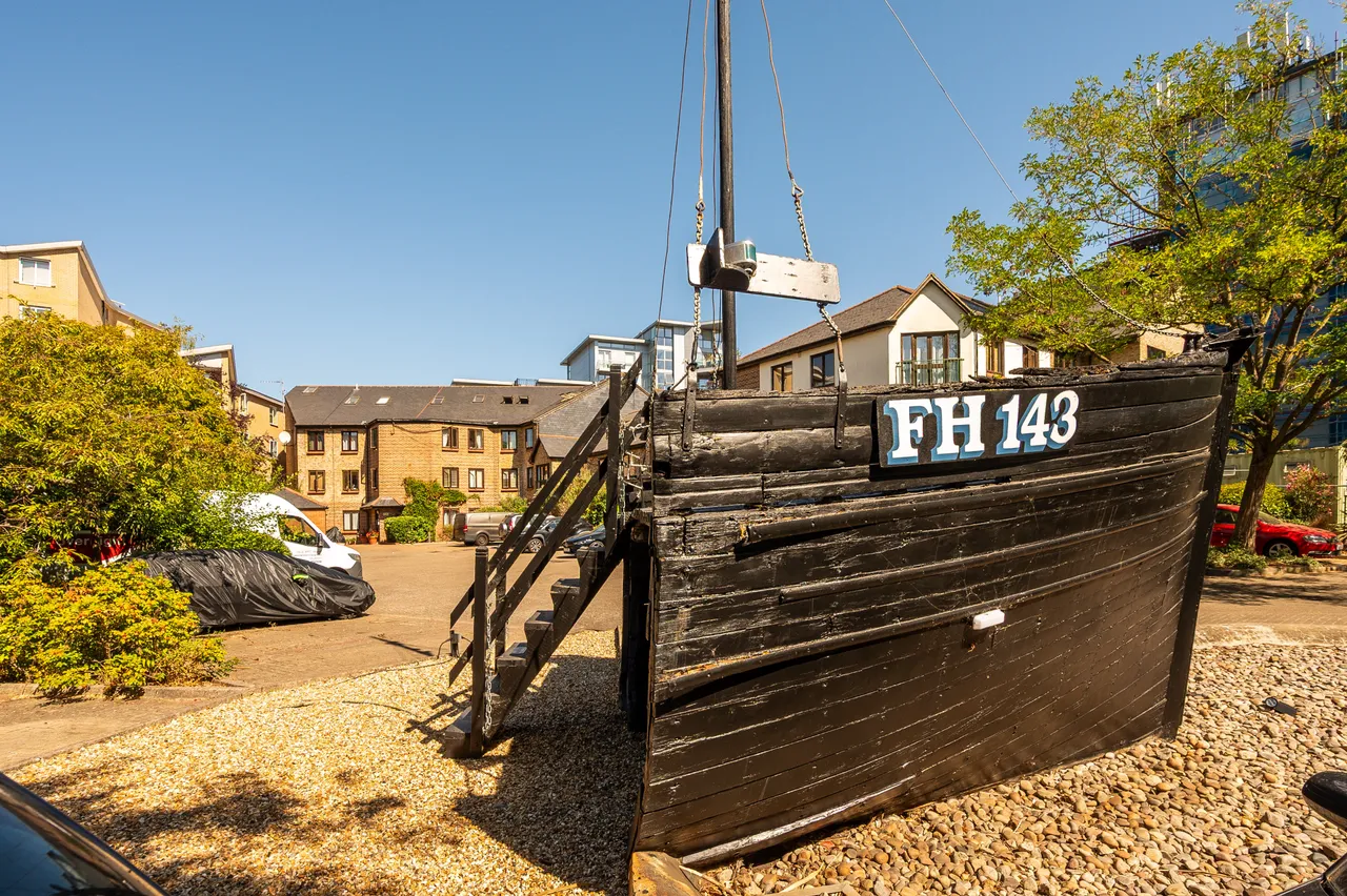 21 Iceland Wharf, Plough Way, London, photo 11