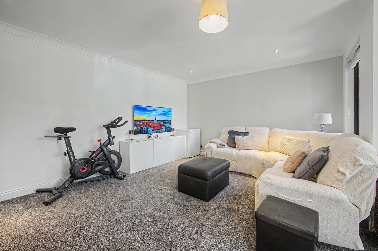 21 Iceland Wharf, Plough Way, London, photo 8