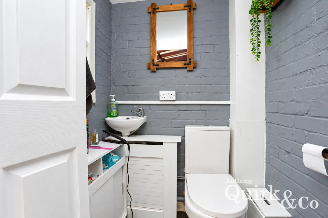 Point Road, Canvey Island, SS8, photo 6