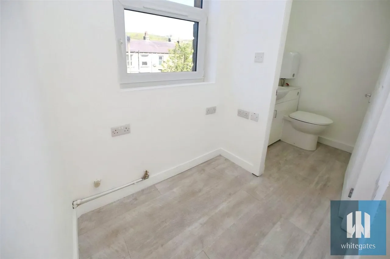 Manchester Road, Linthwaite, HD7, photo 5