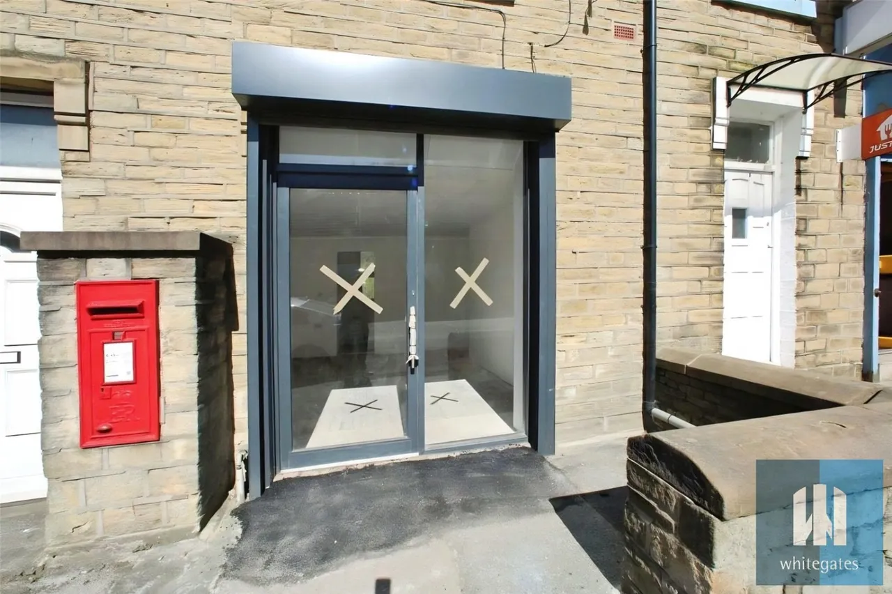 property to rent, Manchester Road, Linthwaite, HD7