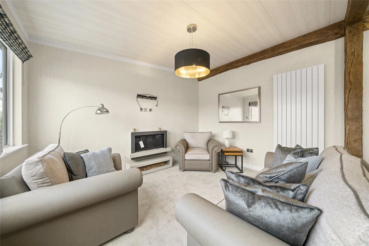 Chertsey Lane, Staines-upon-Thames, Surrey, TW18, photo 17