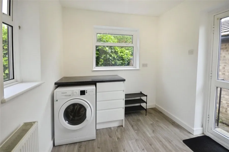 with 3 bedrooms in Chantry Road, Bishop's Stortford, CM23, photo 17
