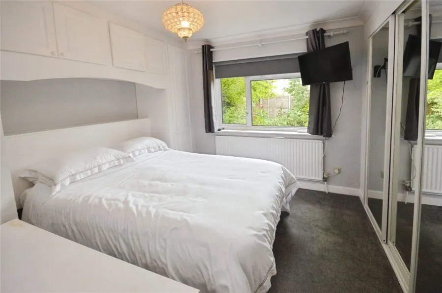 with 3 bedrooms in Chantry Road, Bishop's Stortford, CM23, photo 7