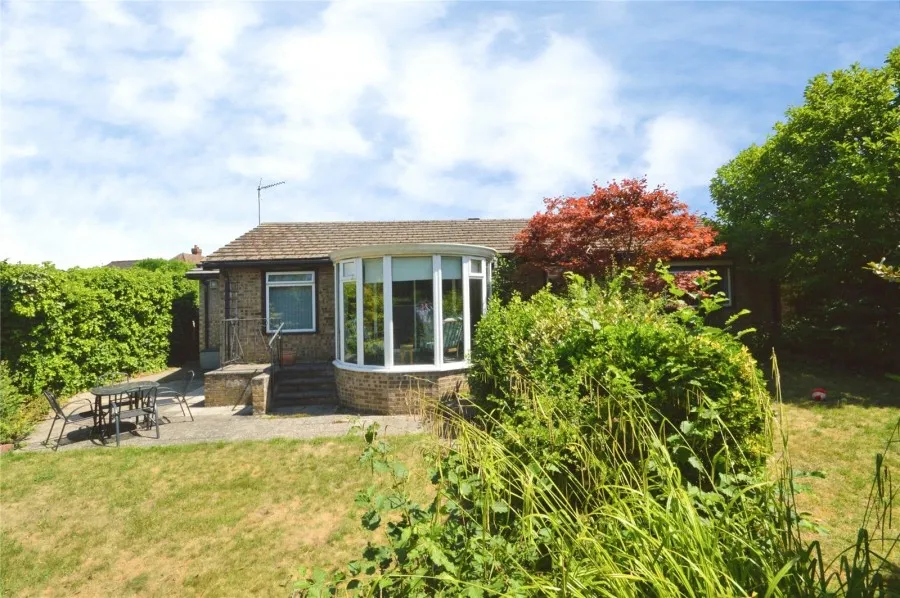 with 3 bedrooms in Chantry Road, Bishop's Stortford, CM23, photo 13