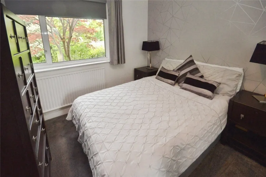 with 3 bedrooms in Chantry Road, Bishop's Stortford, CM23, photo 8
