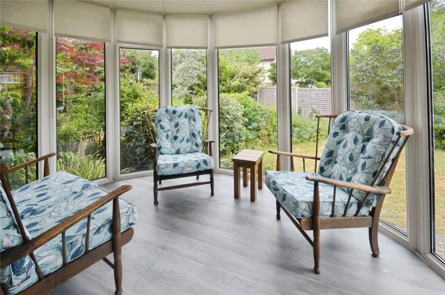 with 3 bedrooms in Chantry Road, Bishop's Stortford, CM23, photo 6