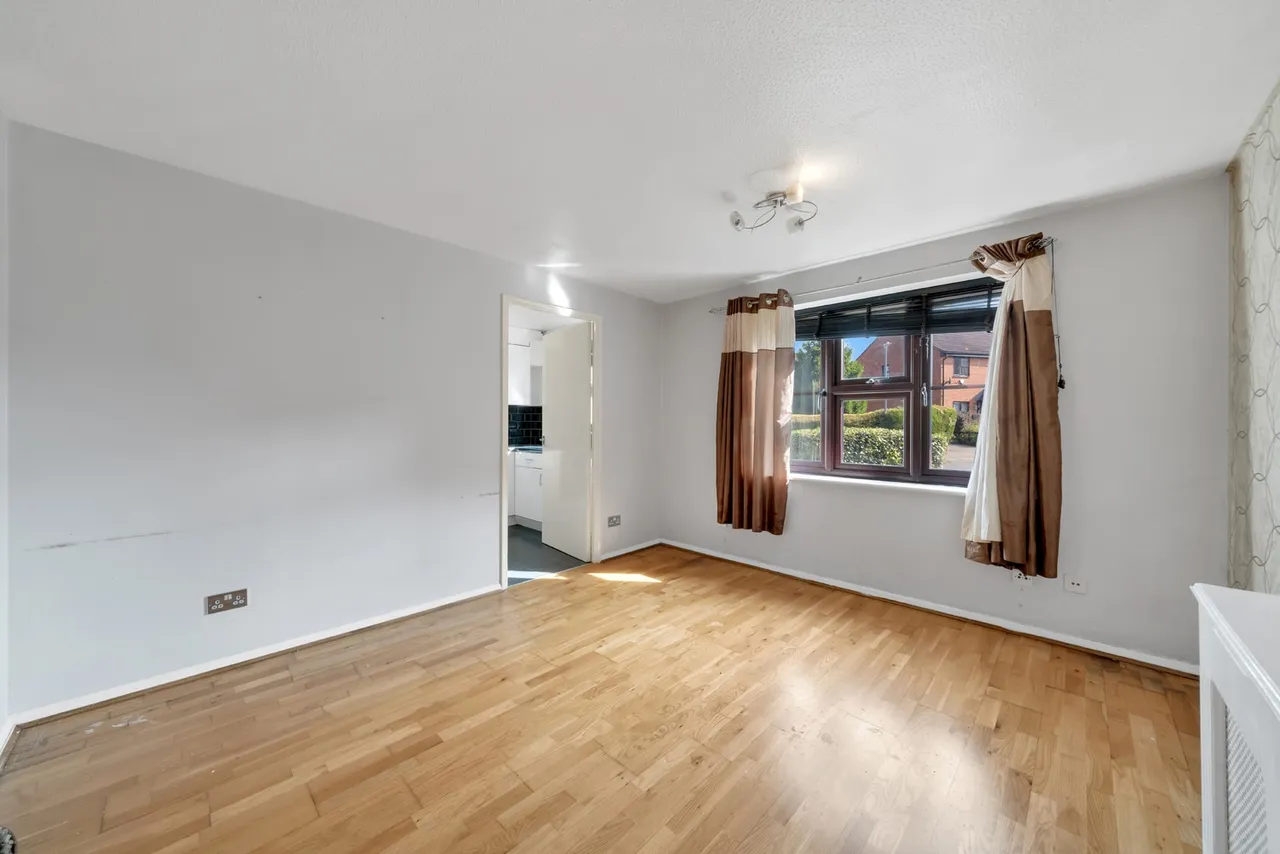 Ground Floor Flat, 22 Orchid Close, Abridge, Romford, Essex, RM4 1DF, photo 4