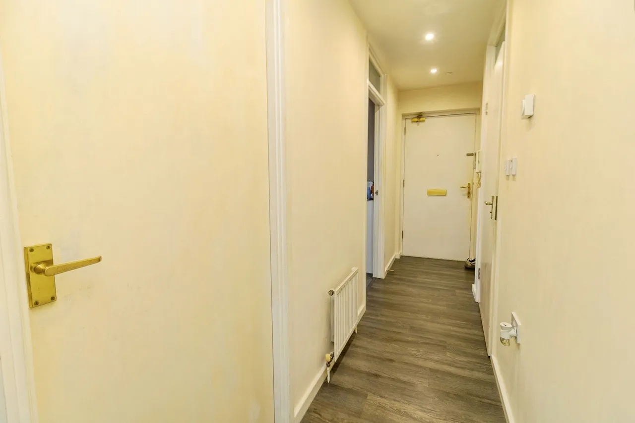 Moorgate, Leadenhall, MK6, photo 18