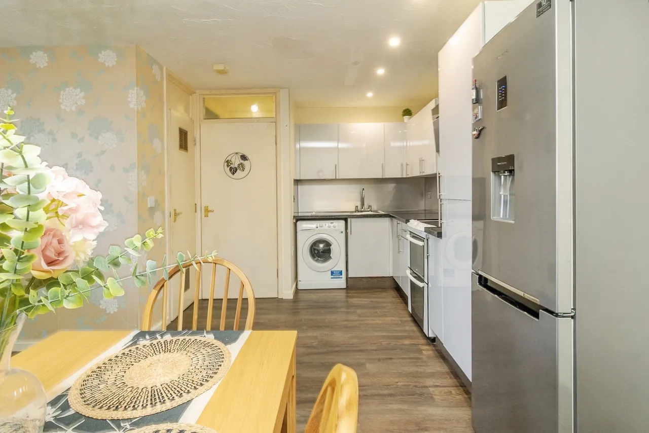 Moorgate, Leadenhall, MK6, photo 13