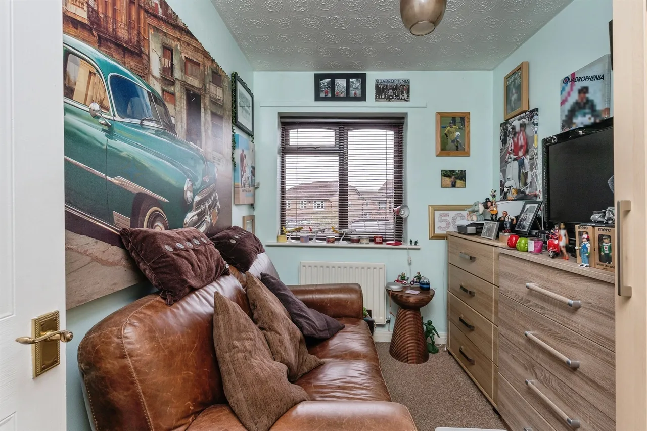 Thurston Road, Saltney, CH4, photo 17
