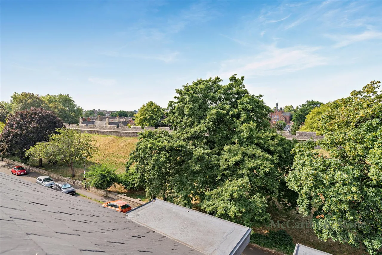 Bishophill Junior, York, YO1, photo 12
