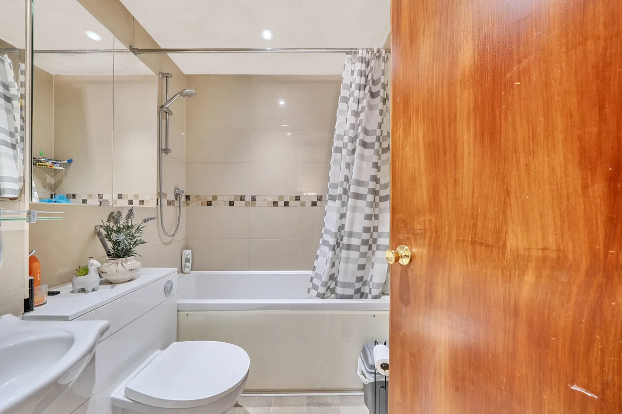 Jasmin Close, Northwood, HA6, photo 6
