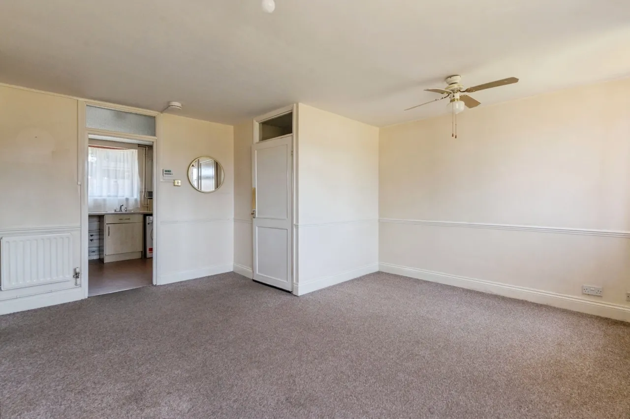 Canfield Road, Rainham, RM13, photo 14