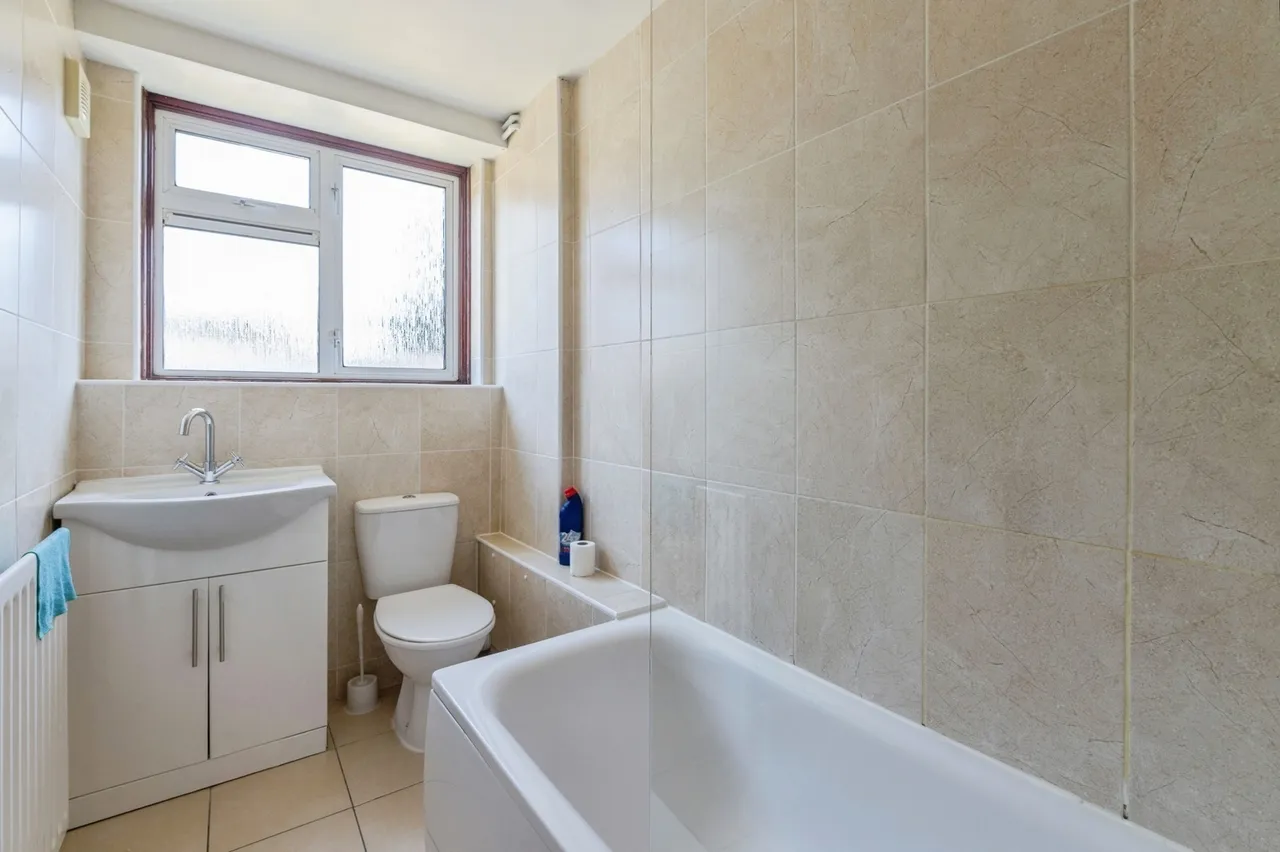 Canfield Road, Rainham, RM13, photo 4
