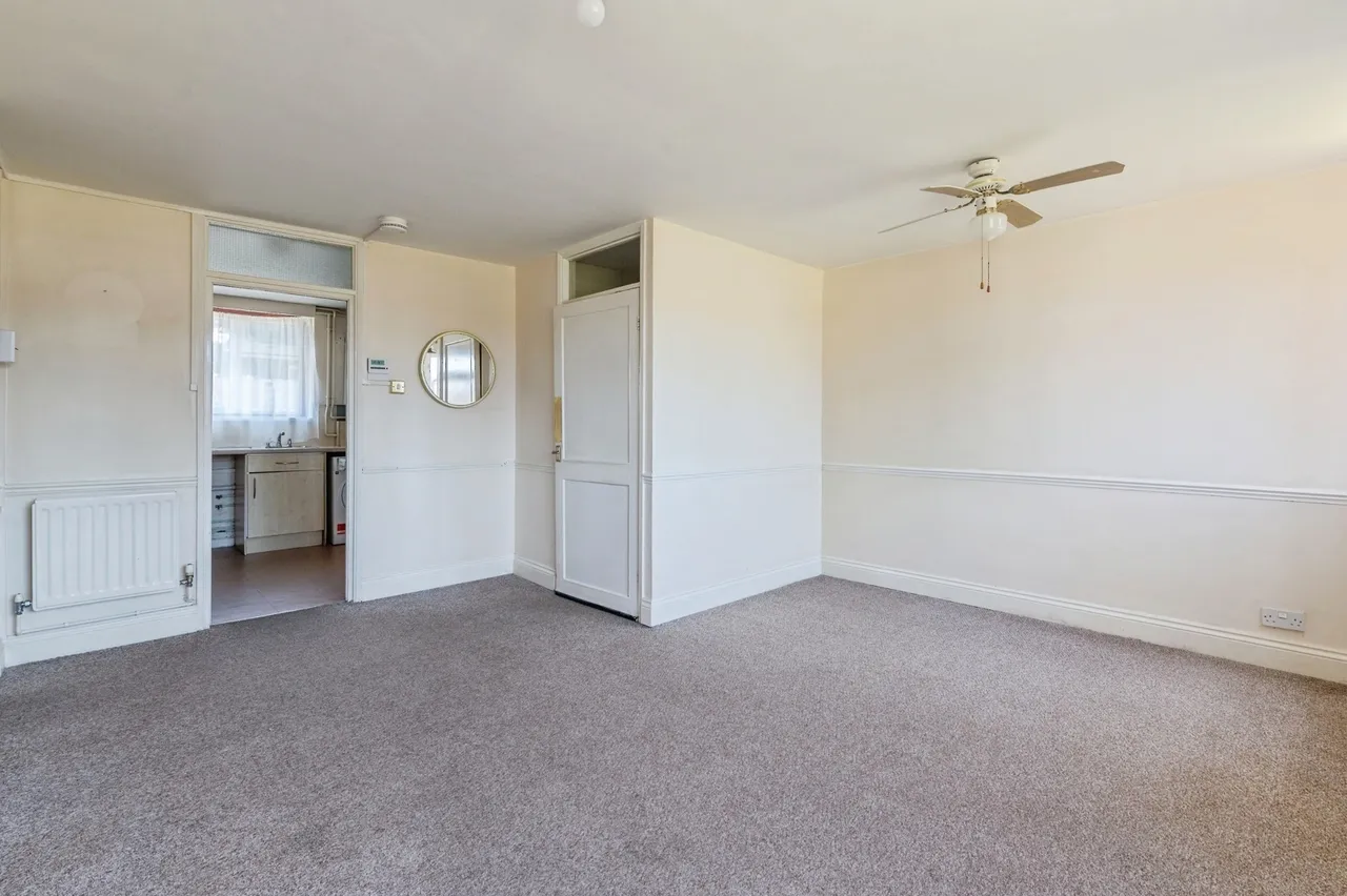 Canfield Road, Rainham, RM13, photo 11