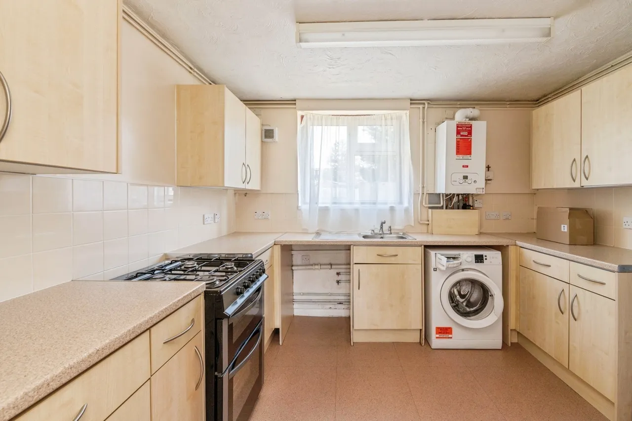 Canfield Road, Rainham, RM13, photo 3