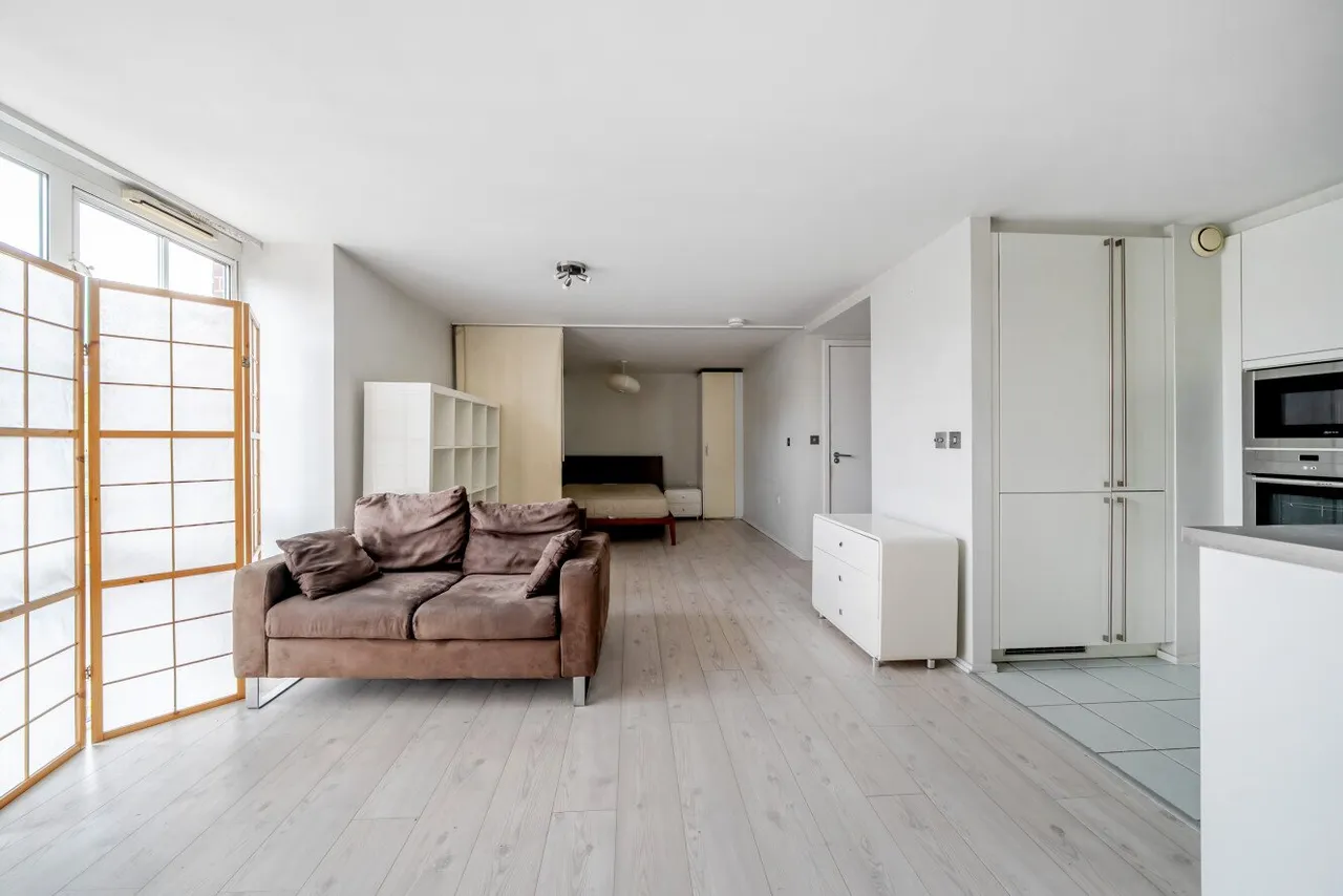 Great West Road, Hammersmith, W6, photo 3