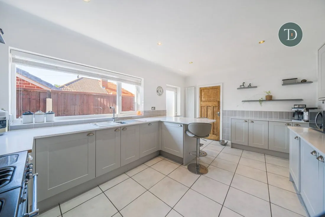 Chester Road, Little Sutton, CH66, photo 10