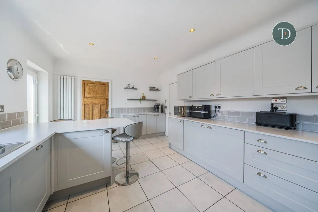 Chester Road, Little Sutton, CH66, photo 8